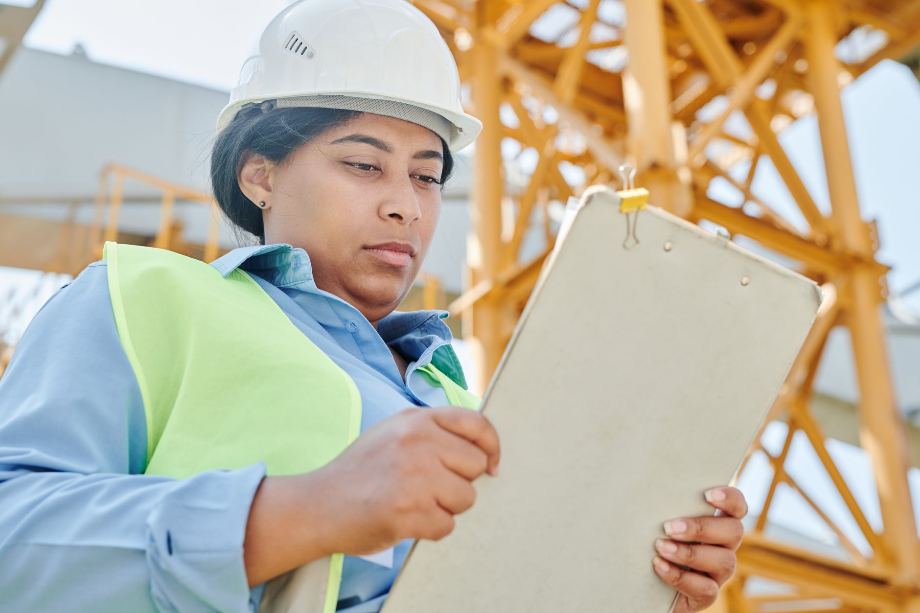 Audit inspection with connected worker solution: evidence flow comparison