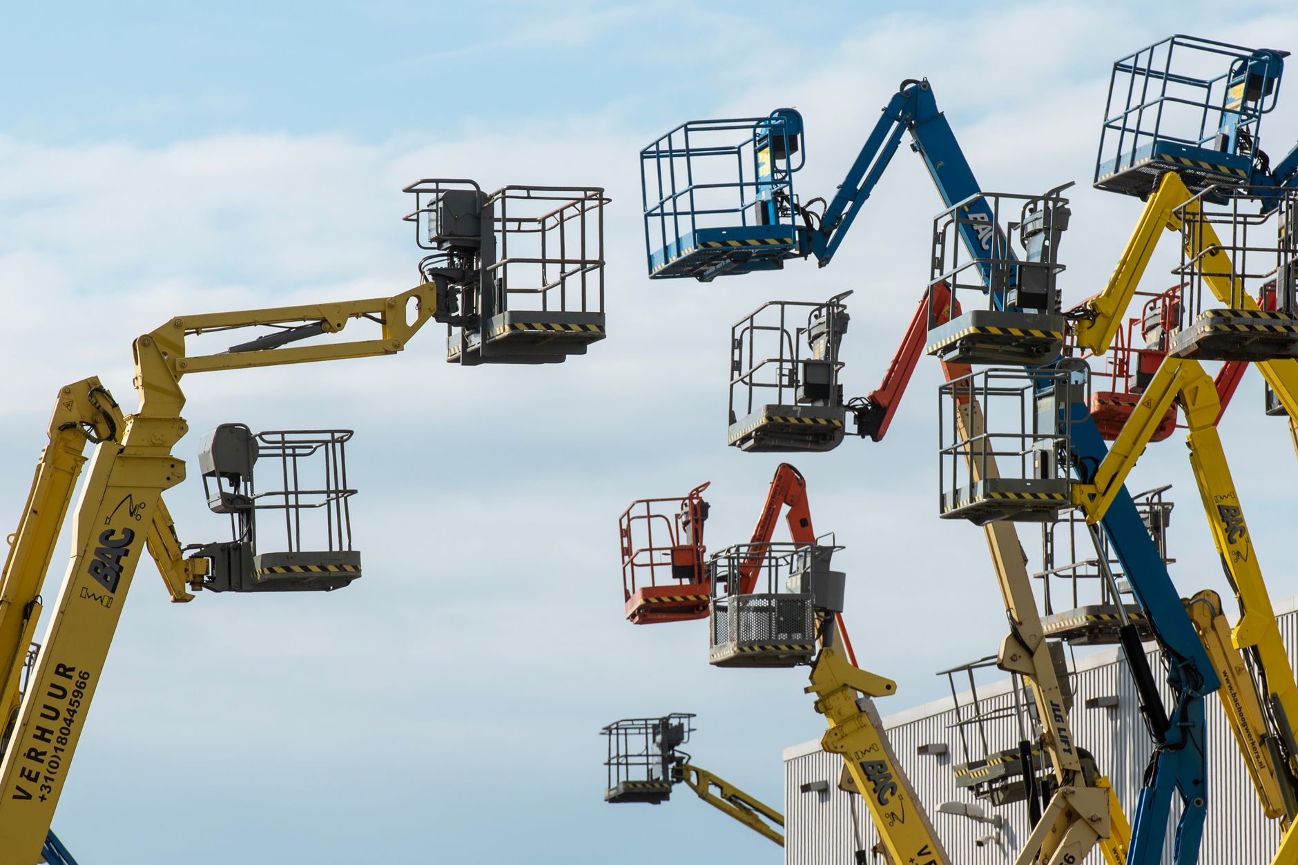 How to choose an industrial alert escalation system for regulated manufacturing